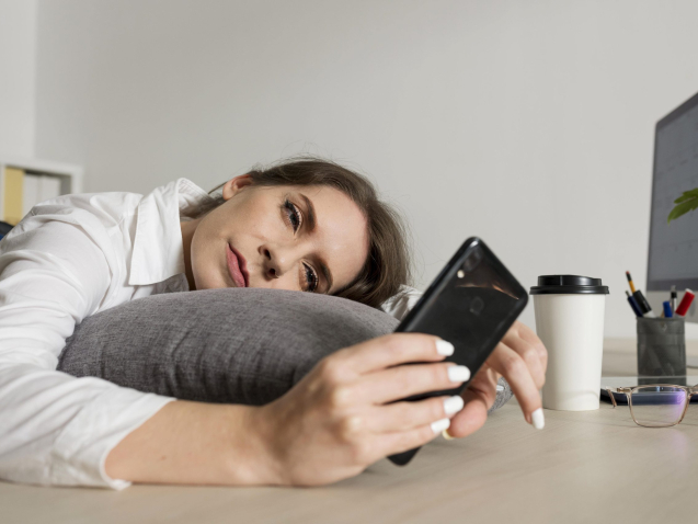 The irony of connectivity: smartphones, sensory overload, and sleep