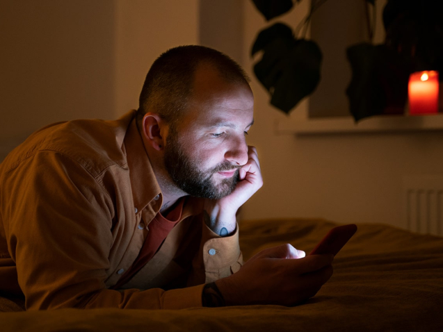 The evolution of scrolling: from basic navigation to time-thief at bedtime