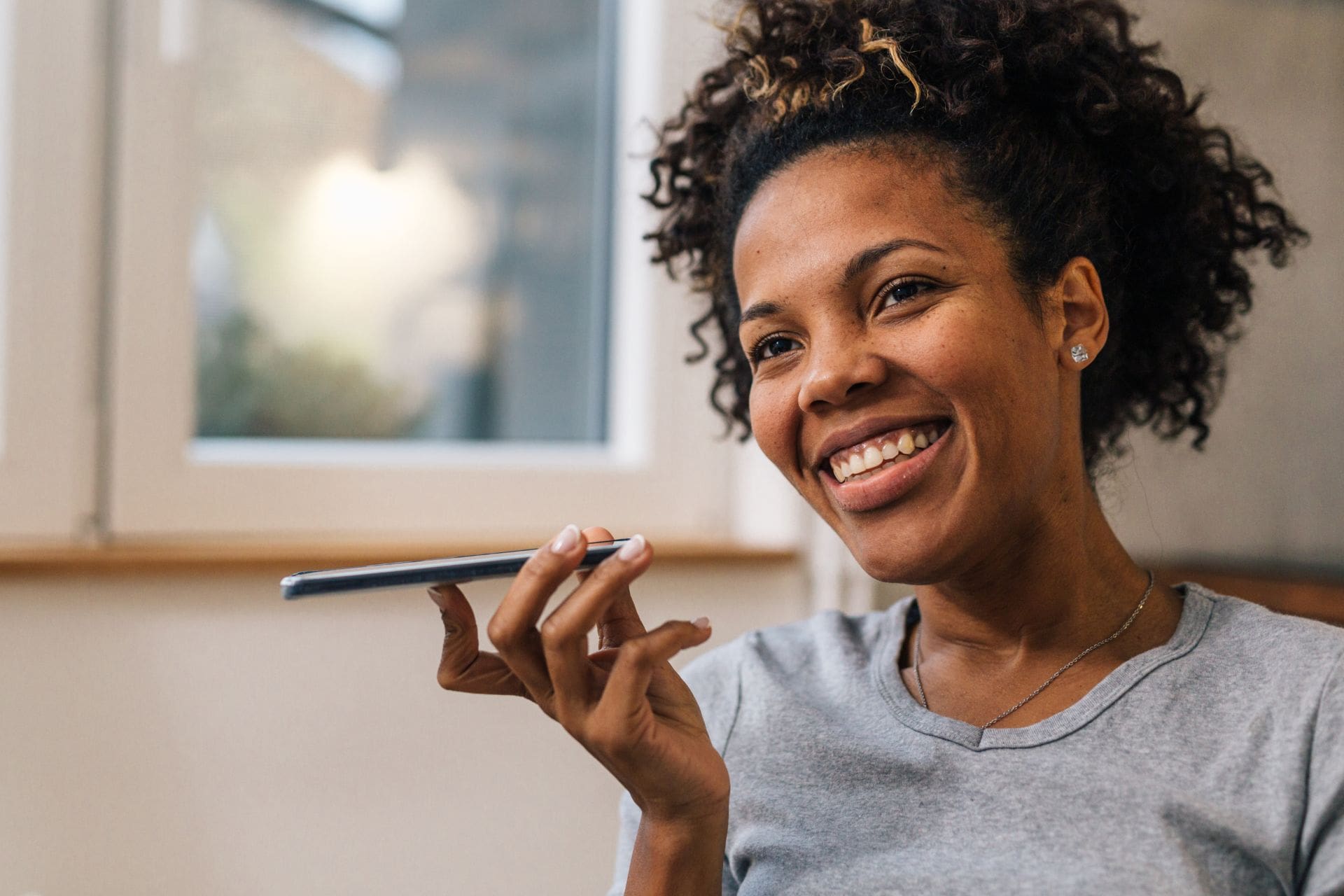 Why Speakerphone Calls In Public Are So Irritating